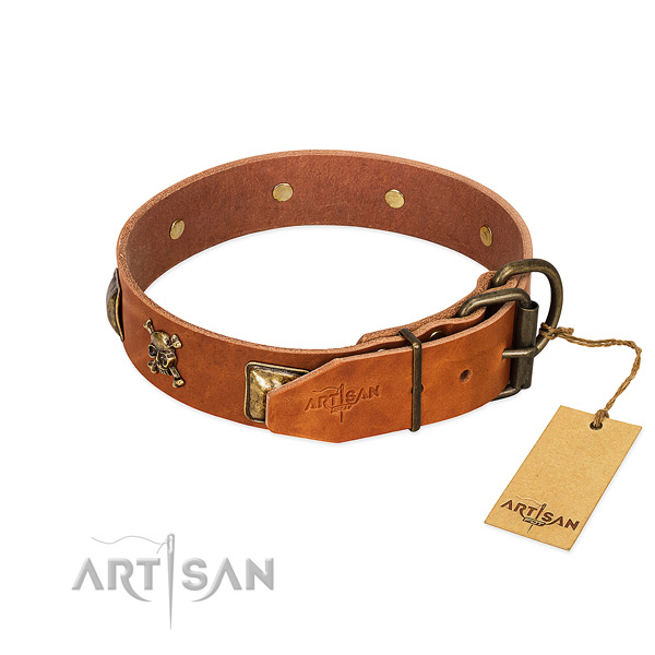 Stylish design natural leather dog collar with strong studs